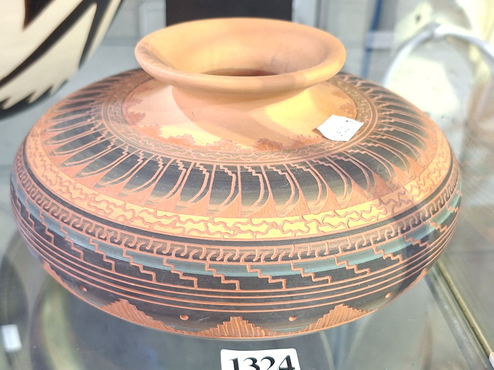 1324 · NAVAJO ARTISAN VASE