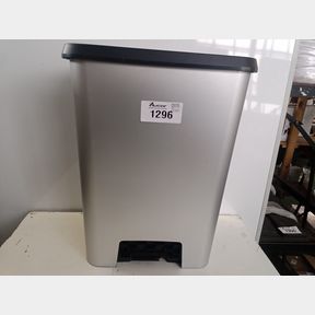 KETER COMPATTA SOFT CLOSE 50L BIN(CRAKED BOTTOM)