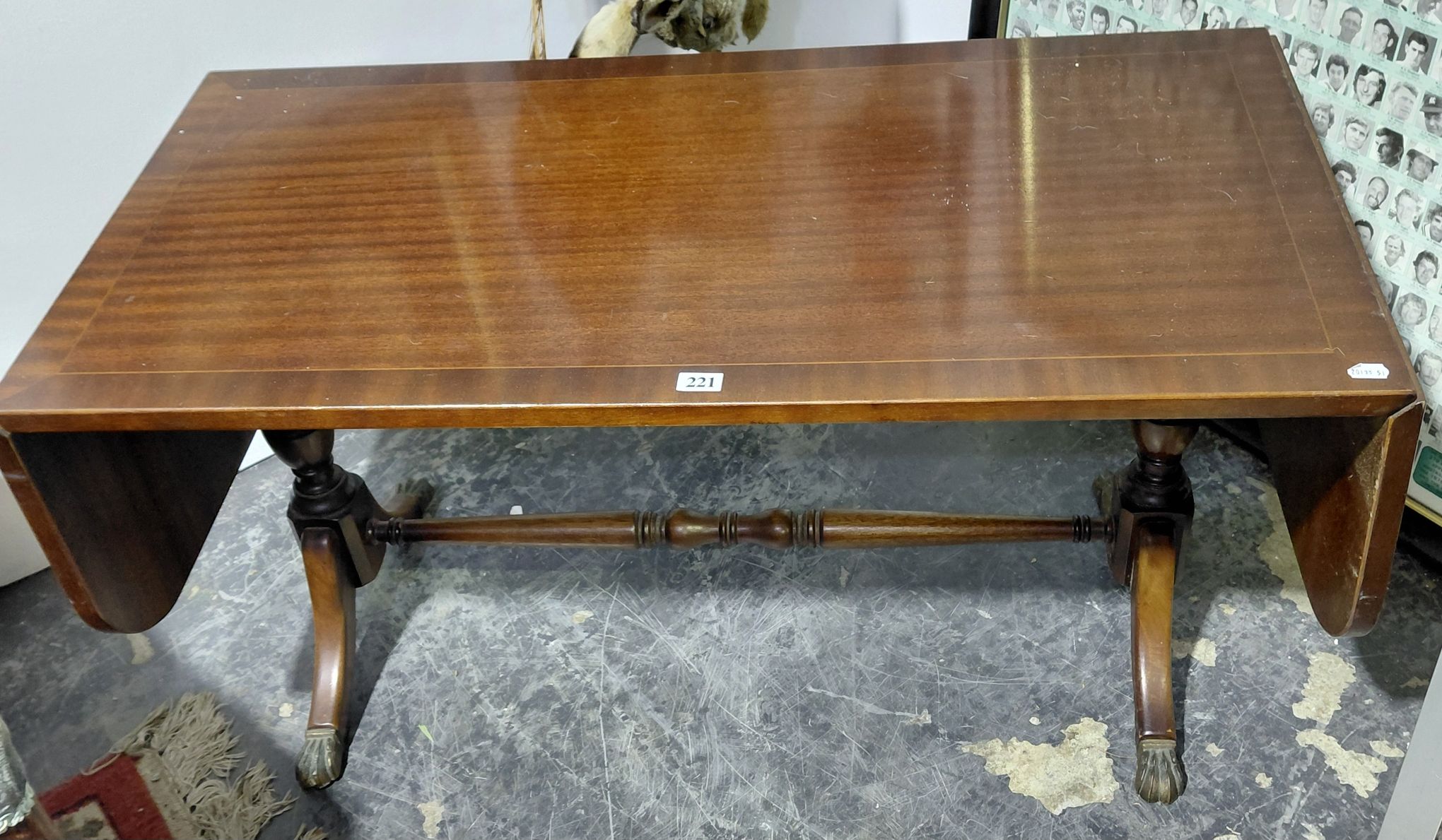 221 · COFFEE TABLE