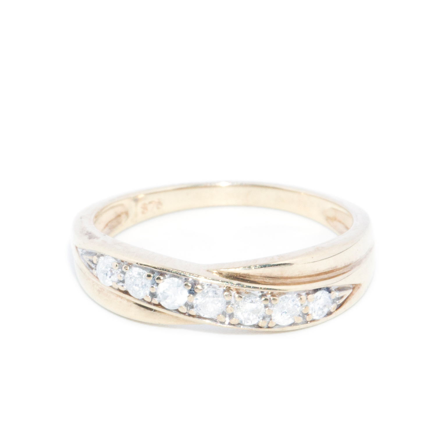 8 · Diamond 9ct Gold Ring