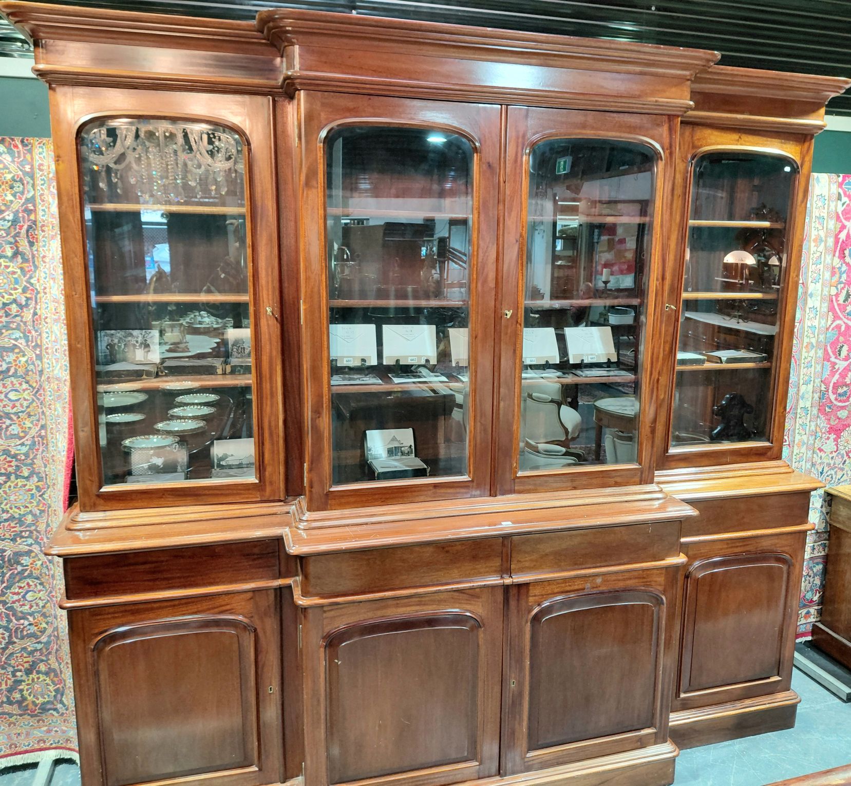 595 · VICTORIAN STYLE BREAKFRONT BOOKCASE