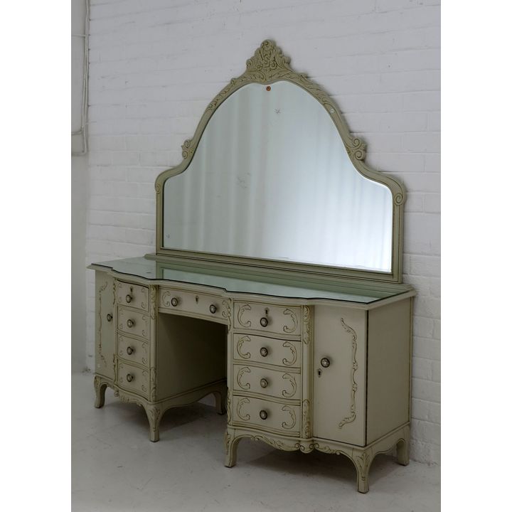 DUCOED DRESSING TABLE