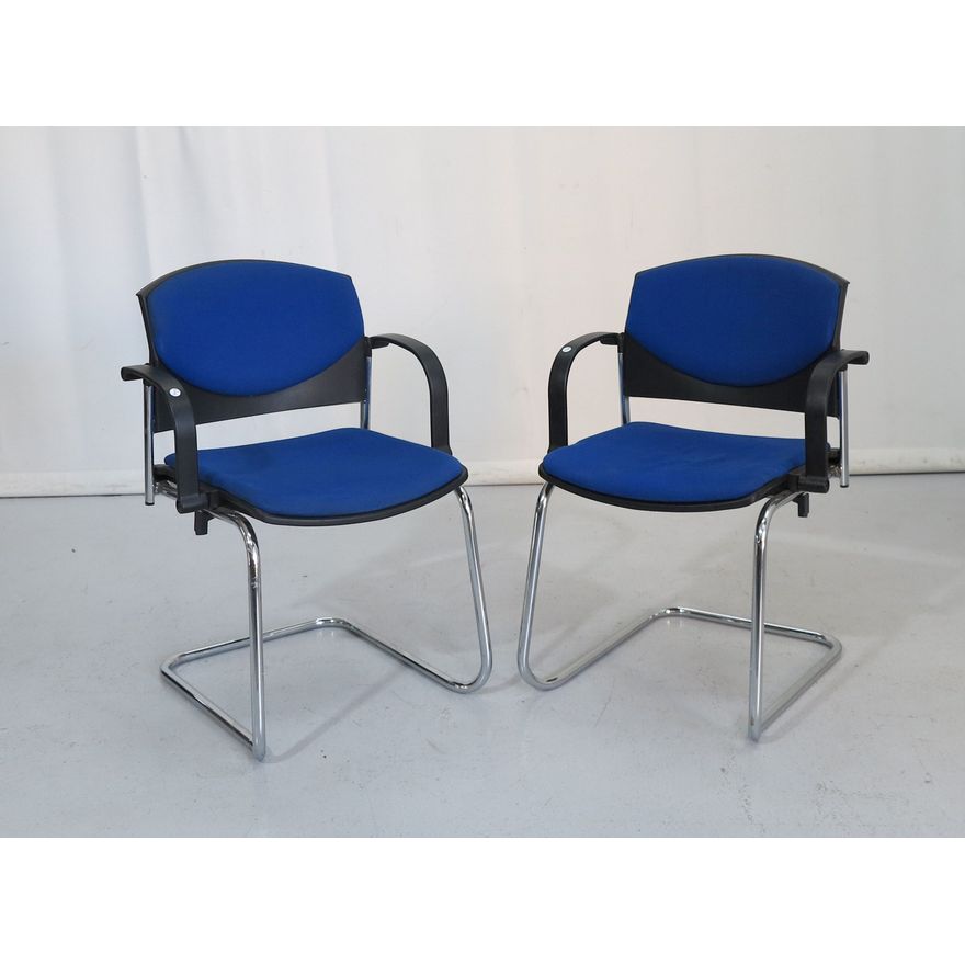 PAIR OF OFFICE CHAIRS