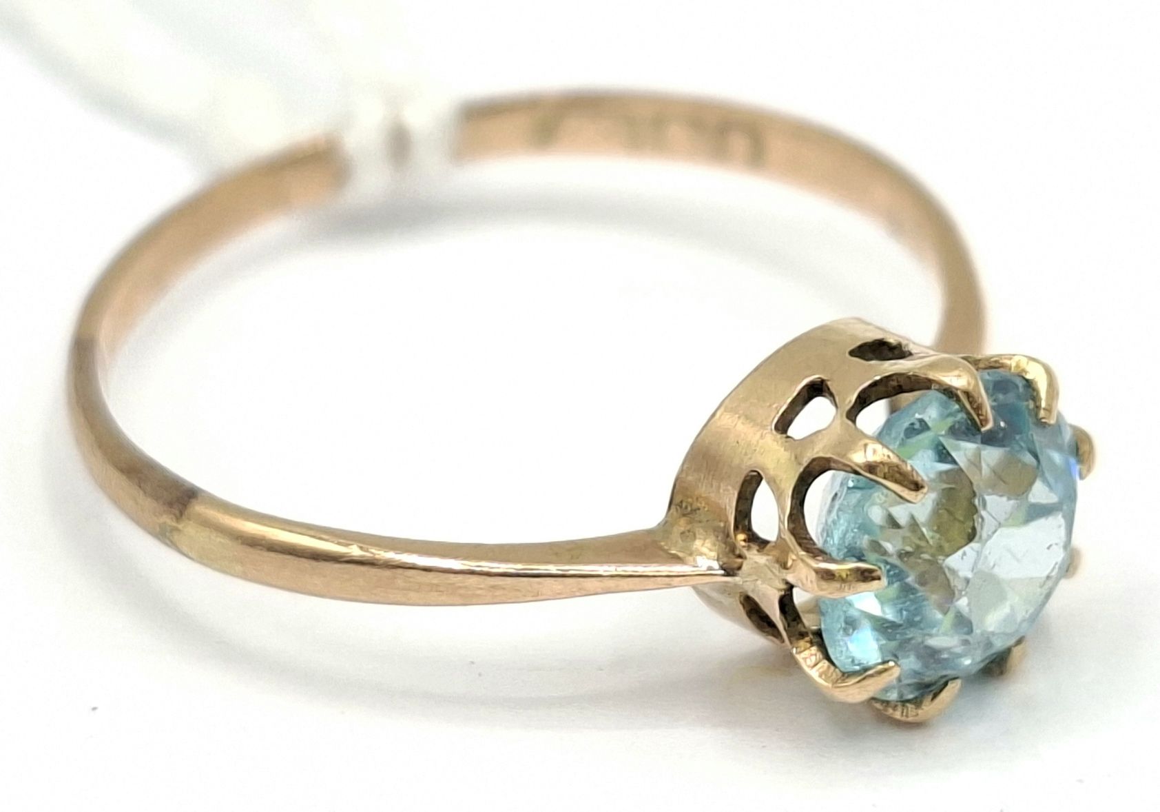 1082 · 9CT GOLD ZIRCON RING