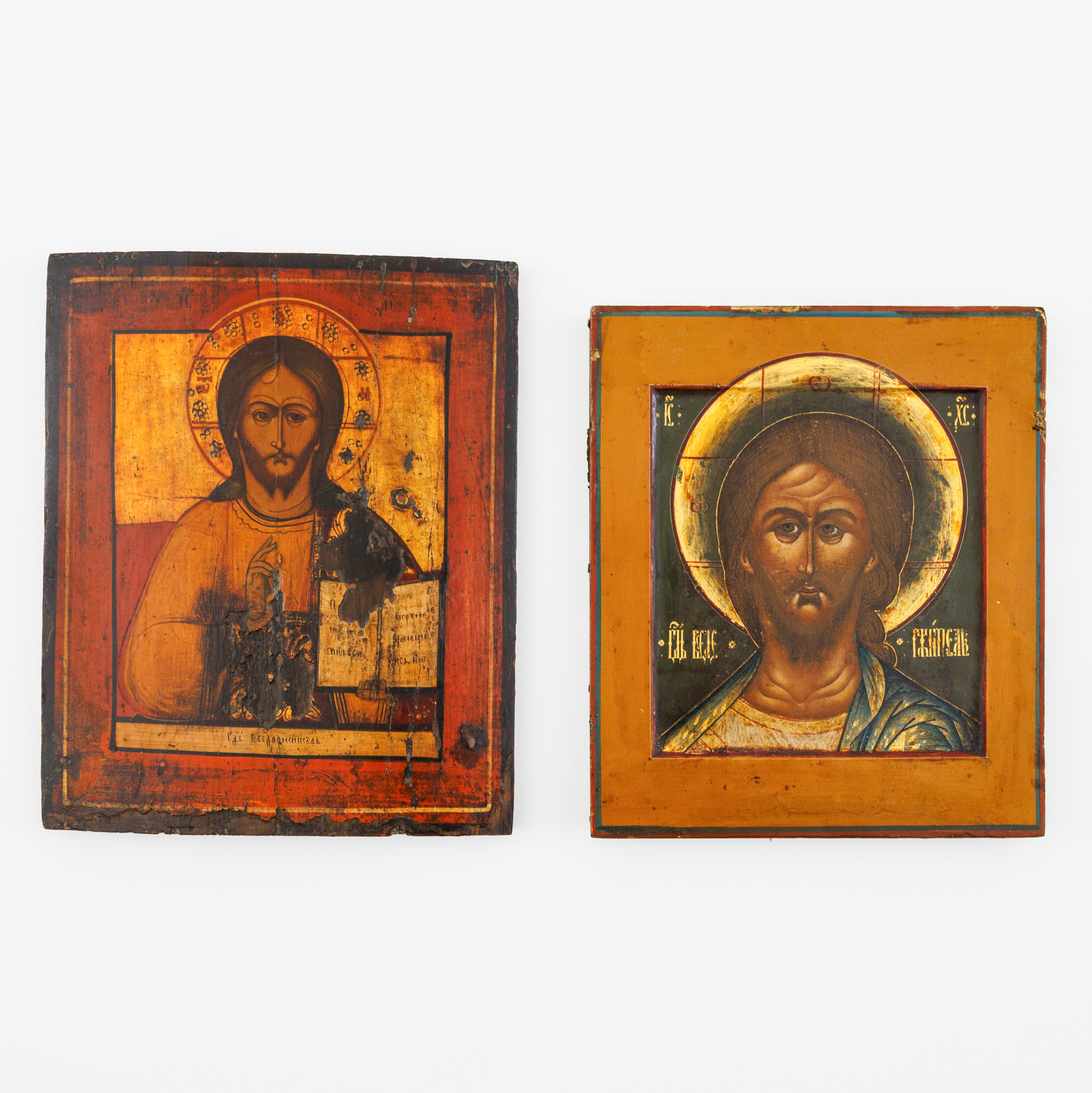 Two Russian 'Christ Pantocrator' icons in tempera on panel. 18th and 19th century – kavel bij Bernaerts, Antwerp