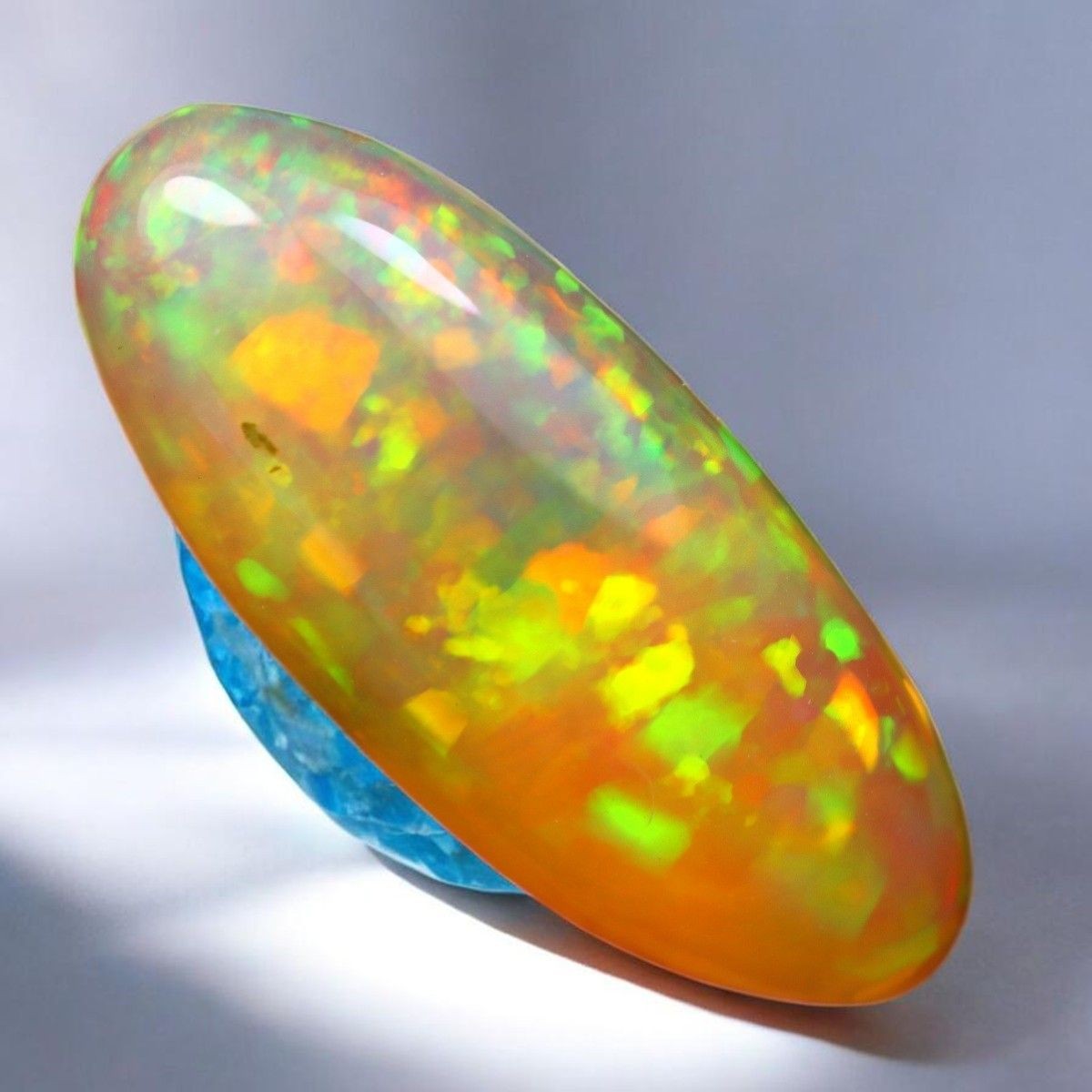 Opale Welo naturelle, 5,74 cts - Natural Welo opal | Empire Auctions