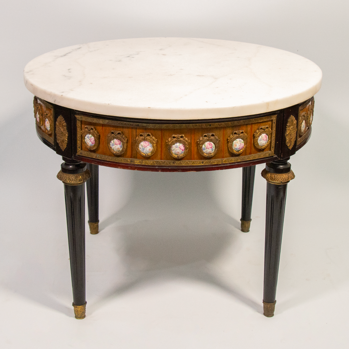 Mesita estilo Louis XVI