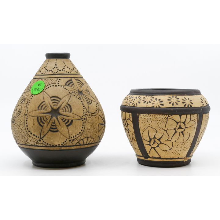 2pc Weller Claywood Pottery Small Vases 3.5'' and 5.5''