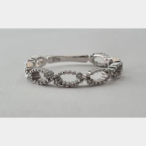 9CT WHITE GOLD FANCY TWIST BAND WITH 16 ROUND DIAMONDS - 51620/025