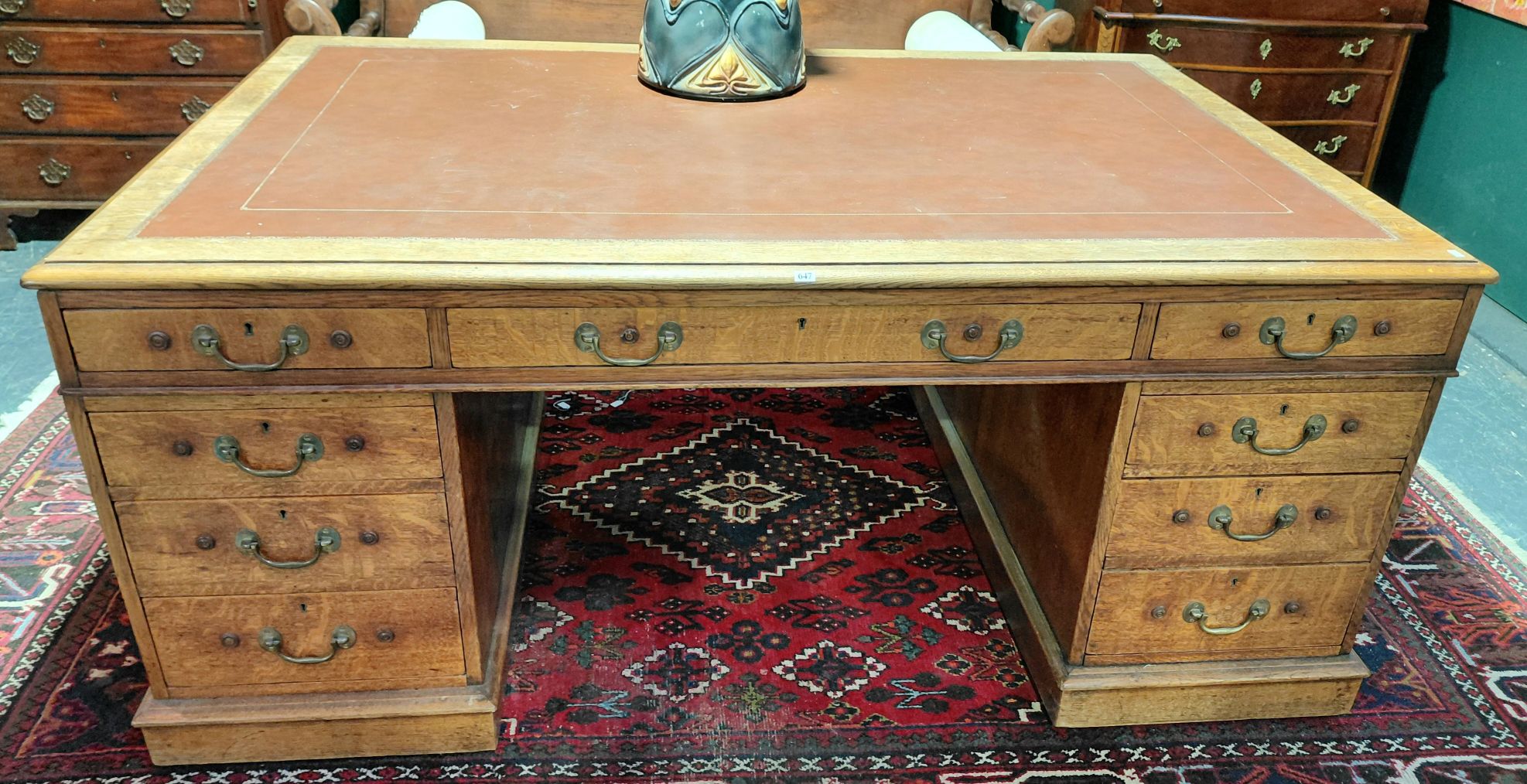 647 · A SUPERB PARTNER'S DESK