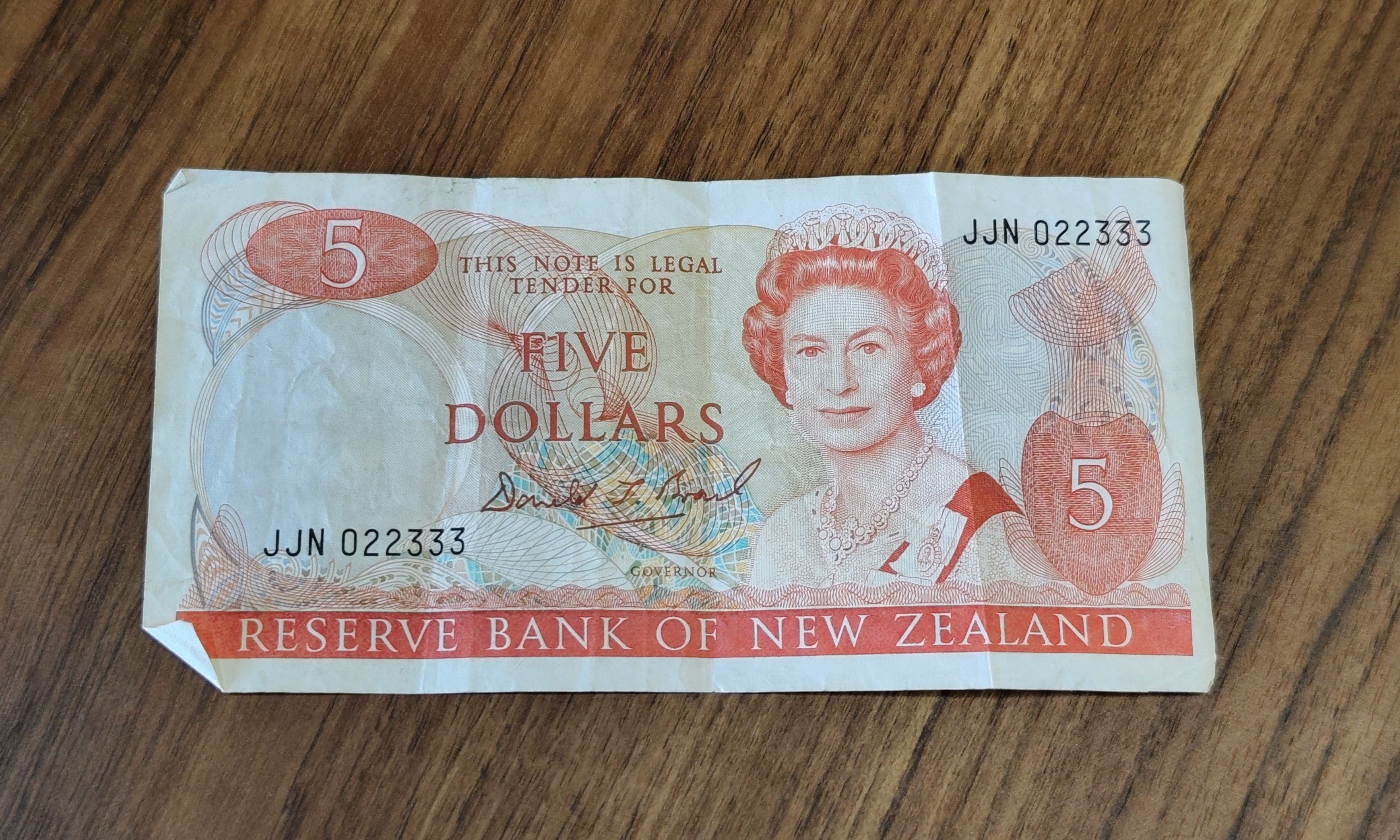 1981 Series 4 New Zealand 5 Dollar Bank Note — NZ auction result