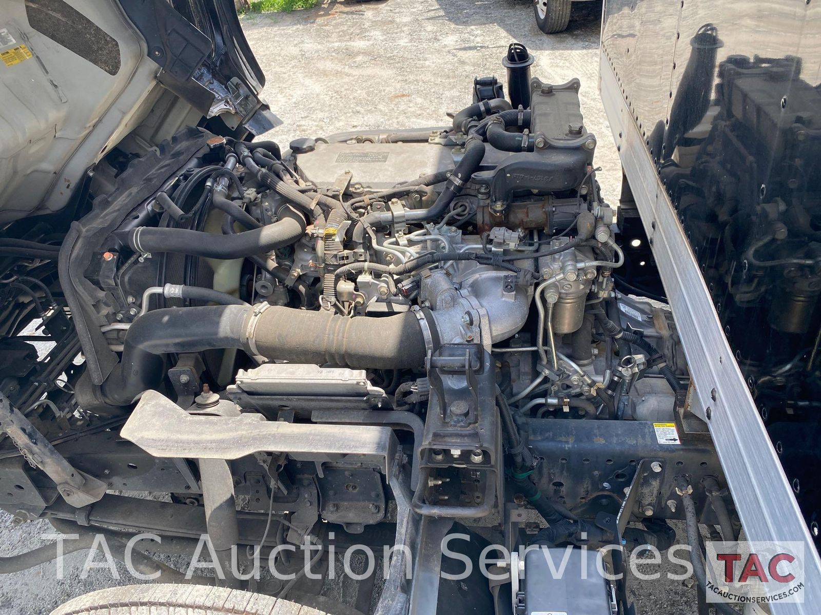 2015 Isuzu NPR Box Truck | TAC Auction