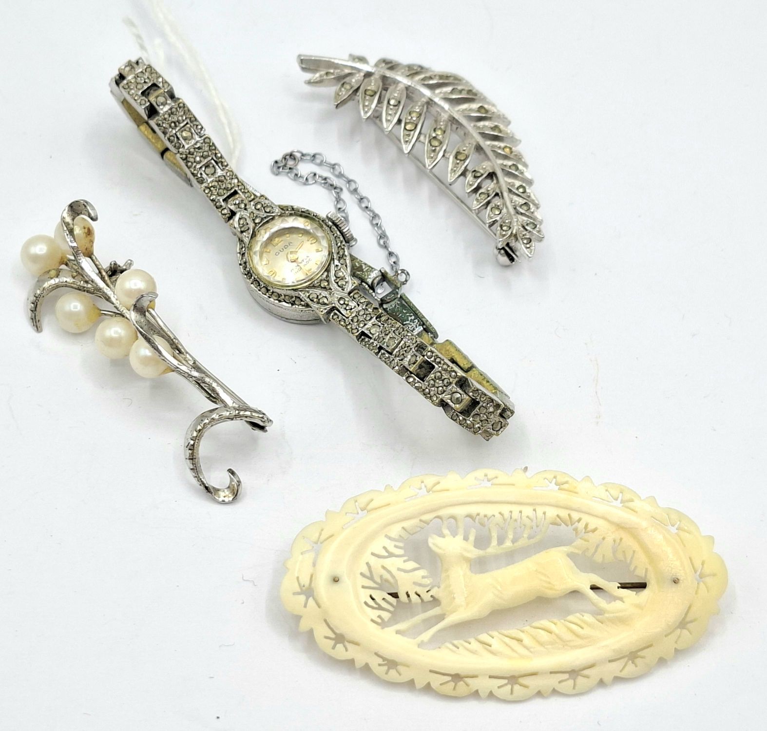 1062 · VINTAGE JEWELLERY