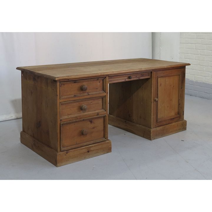 LARGE DESK