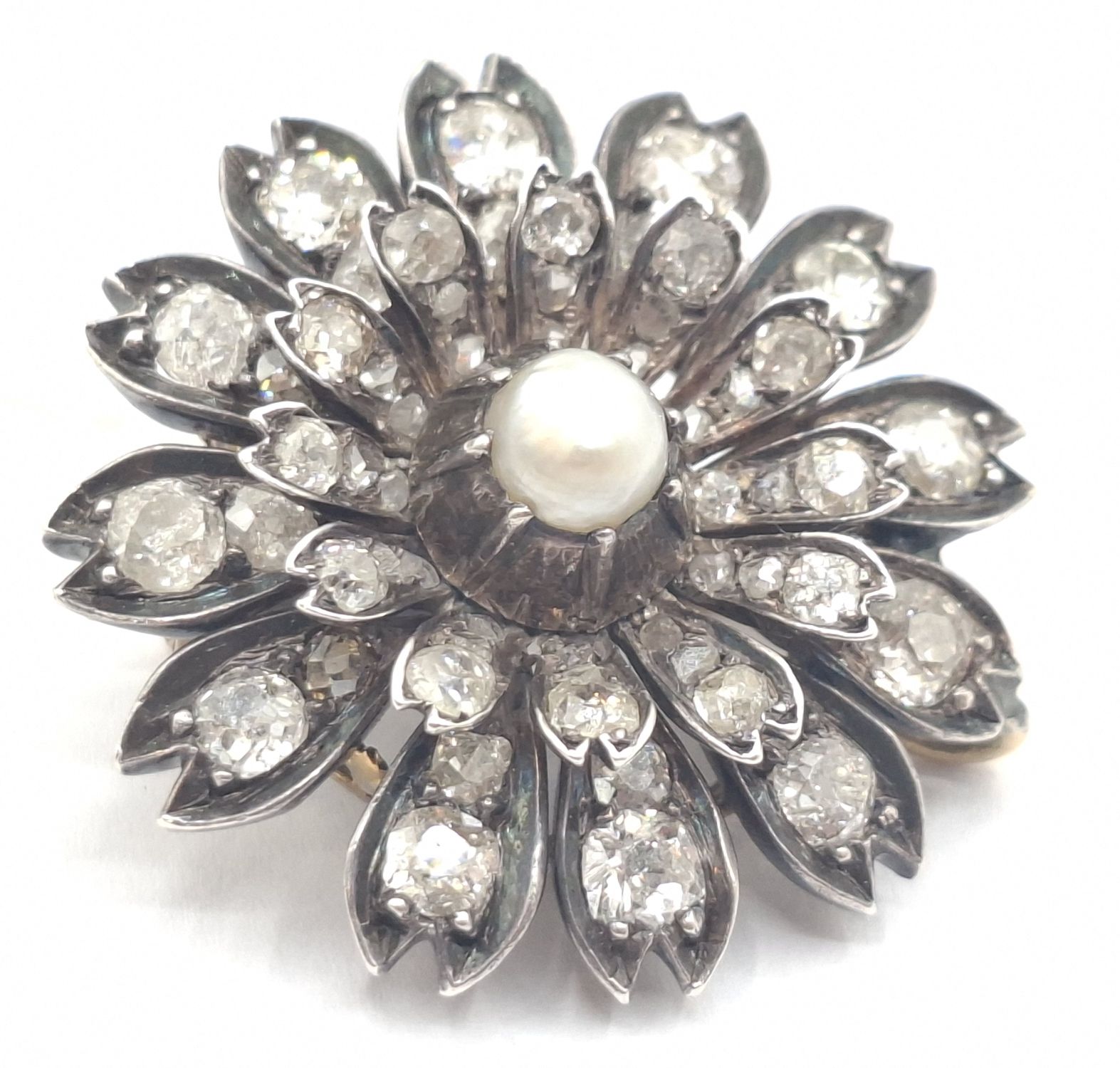 326 · VICTORIAN DIAMOND PEARL BROOCH