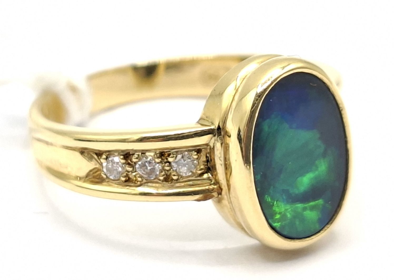 18k Yellow Gold Opal Dress Ring