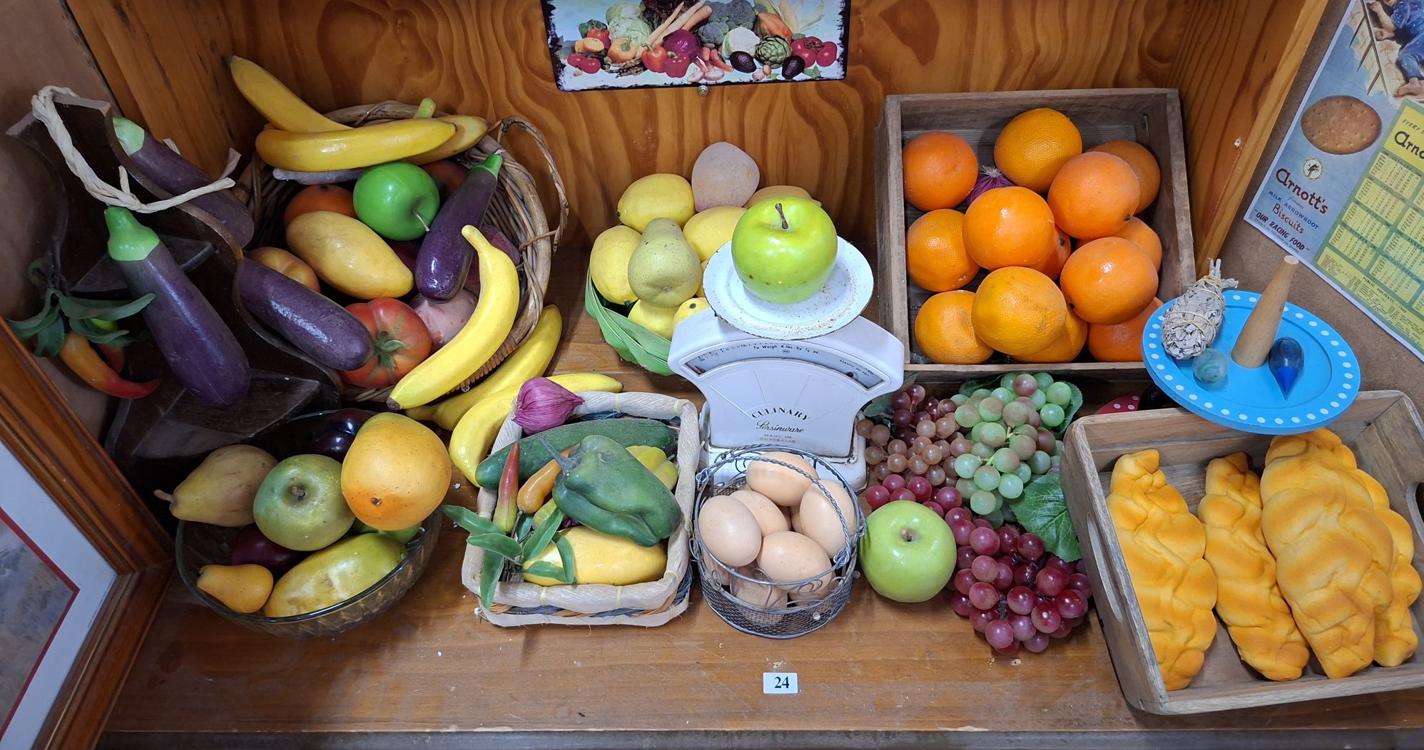 24 · KITCHEN FRUIT DISPLAYS