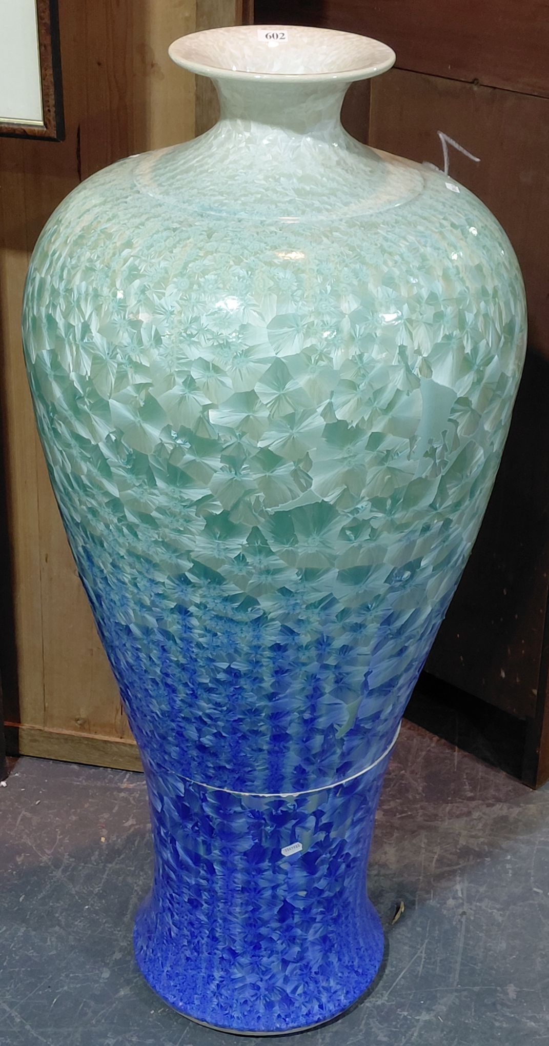 602 · LARGE CRYSTALLINE GLAZED VASE