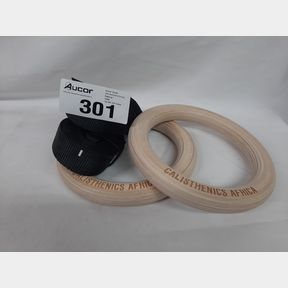GYMNASTICS RINGS WOODEN WITH ADJUSTABLE HEAVY DUTY STRAPS - PREMIUM GYMNASTIC RINGS. EXTREMELY VERSATILE ALLOWING YOU TO TRAIN