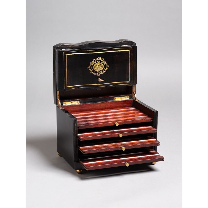 Walnut cigar humidor
