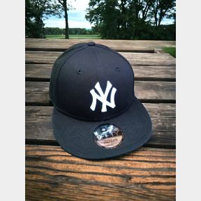 NY 9FIFTY NEW ERA ADJUSTABLE SIZE CAP - S/M - BLACK/WHITE - 51634/2771