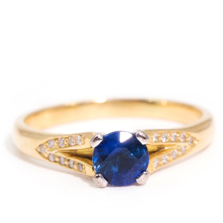 18ct Sapphire & Diamond Ring