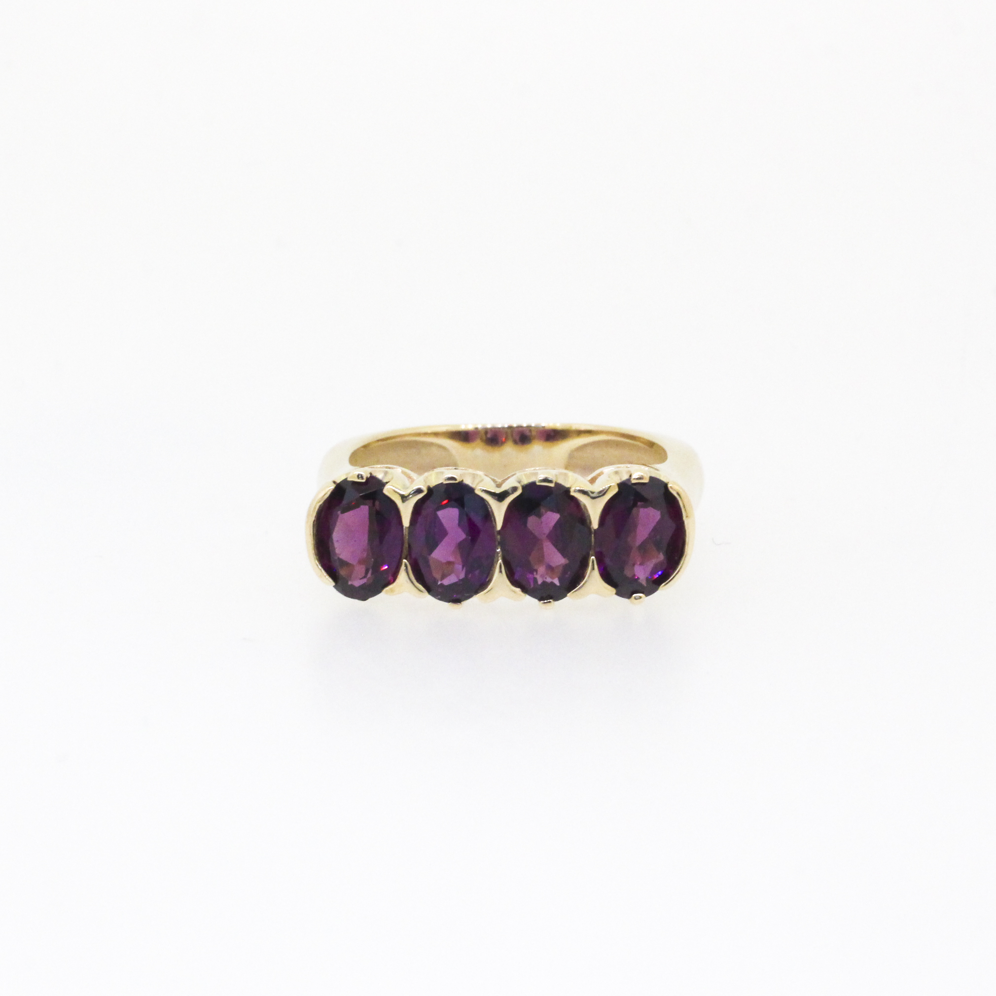 433. · Vintage Garnet Ring 5.92g