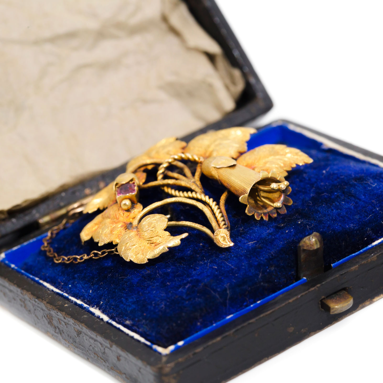200 · 18ct Antique Flower Brooch,