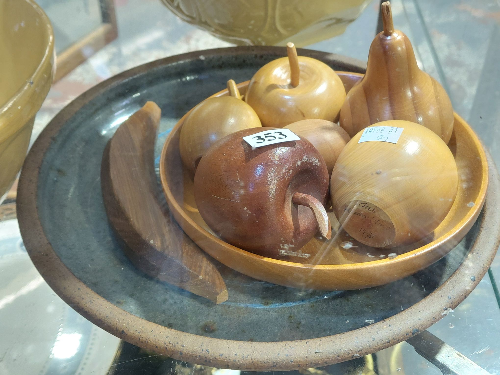 353 · AUSTRALIAN WOOD FRUIT AND STONEWARE