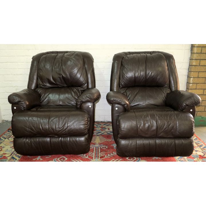 PAIR OF RECLINERS,