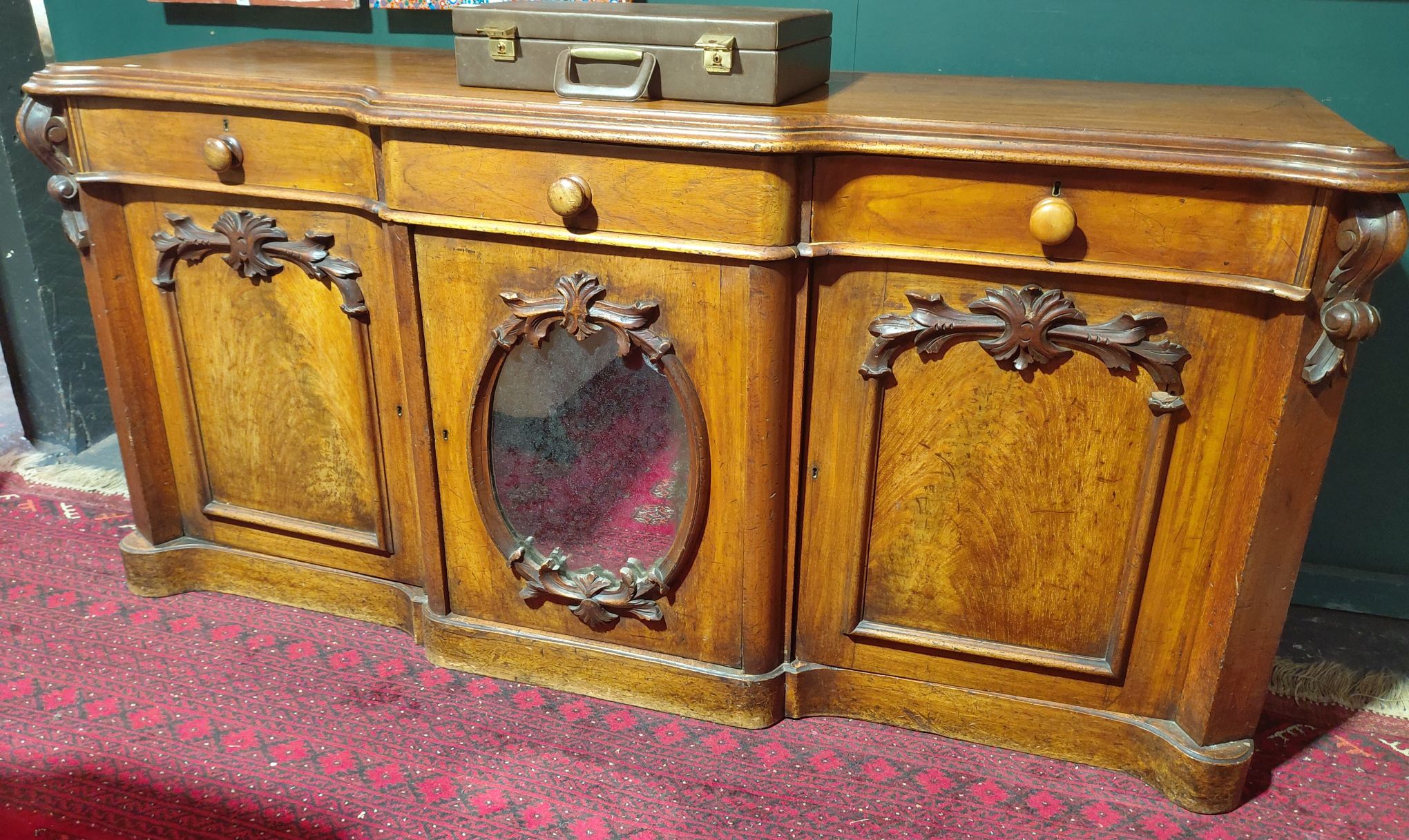 658 · VICTORIAN BREAKFRONT SIDEBOARD