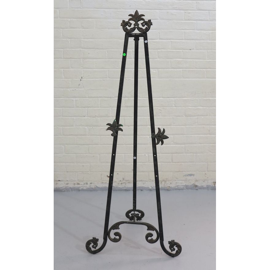 METAL EASLE