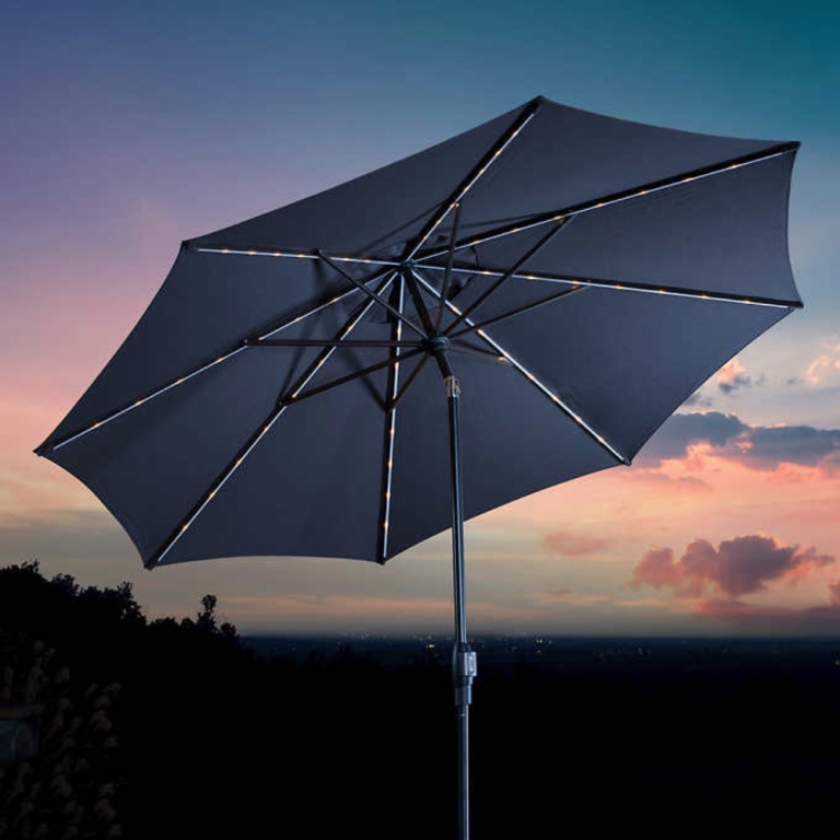 Sunvilla 10ft Round Market Umbrella, Vanzant Auctions