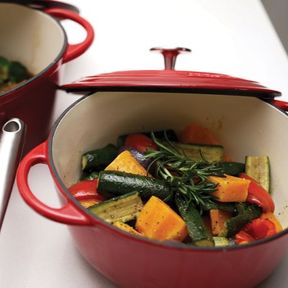 Capri 20cm Enamel Coated Red Cast Iron Casserole (Non Stick) Capri Exclusive Homeware | USED