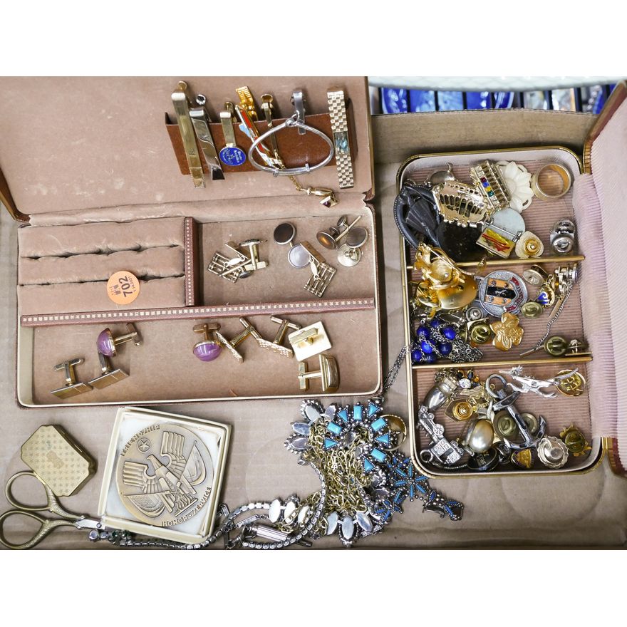 Box Vintage Men's Jewelry Etc