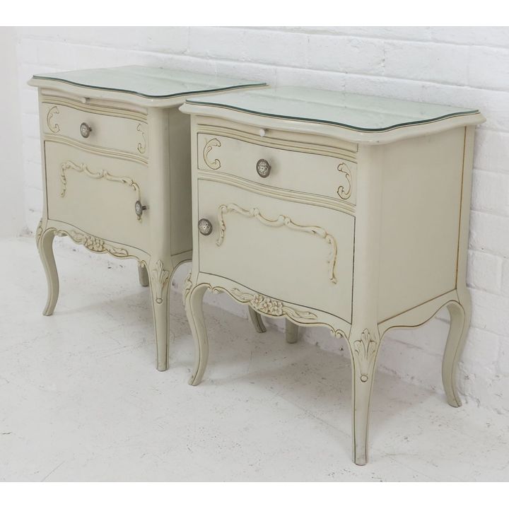 PAIR OF DUCOED PEDESTALS