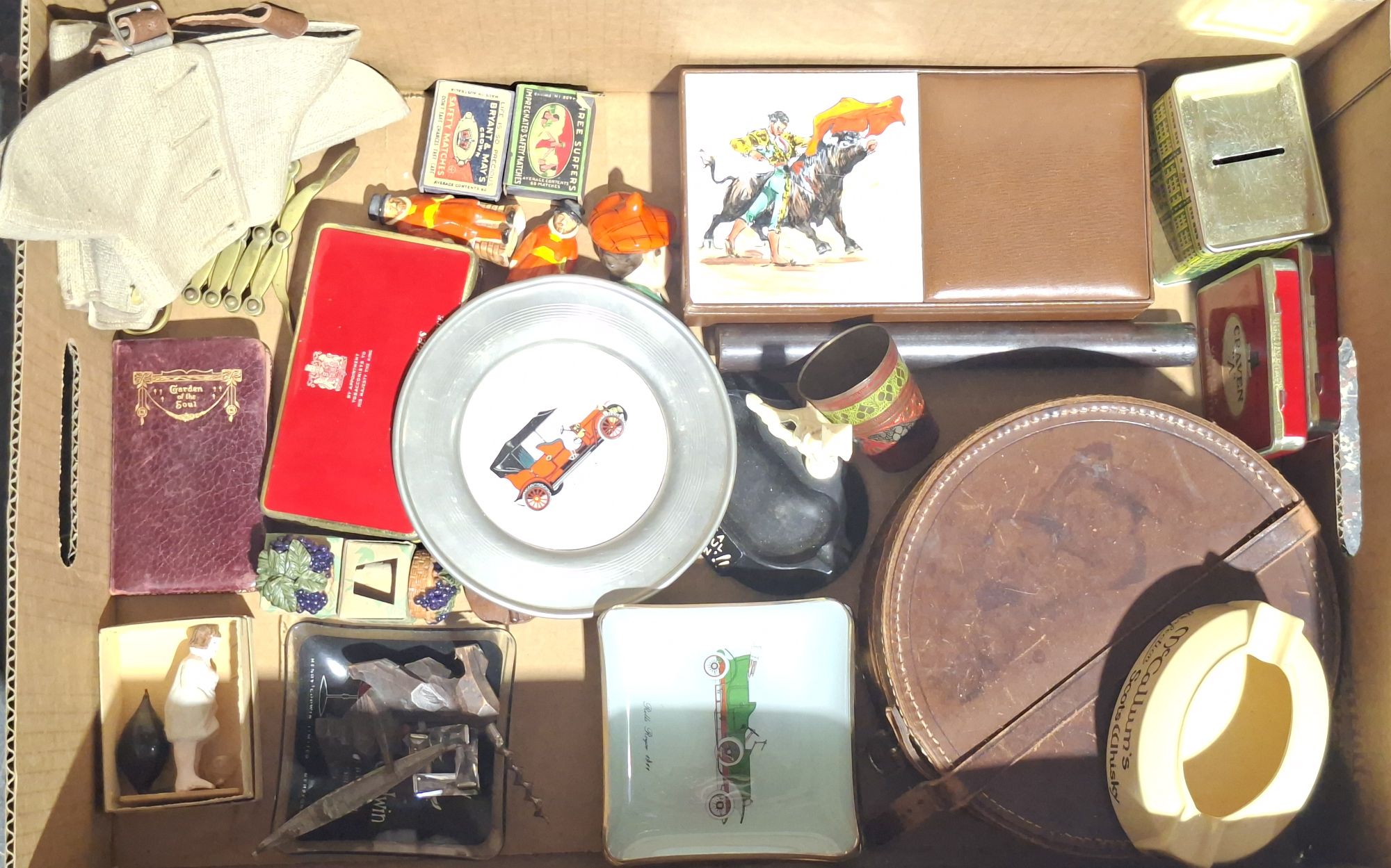 BOX OF COLLECTABLE ITEMS