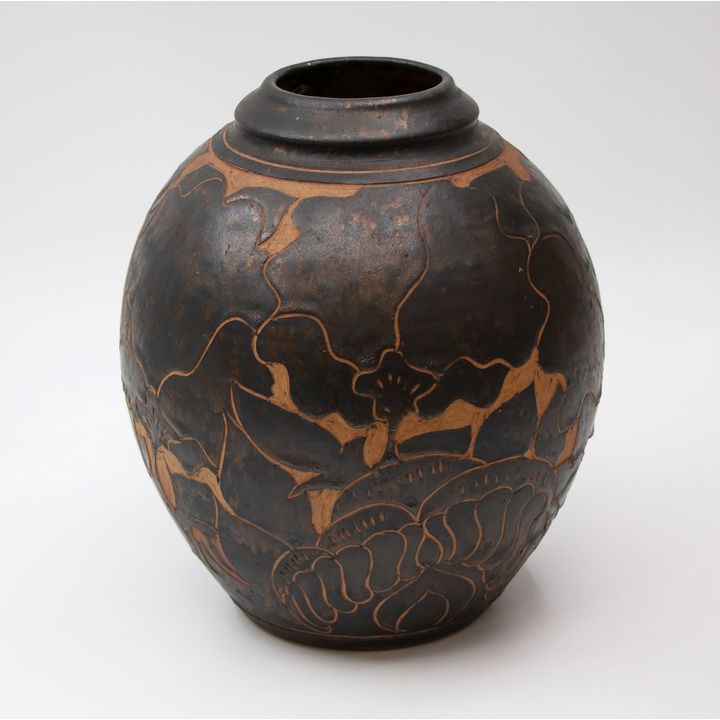 Graeme Storm - Stoneware vase