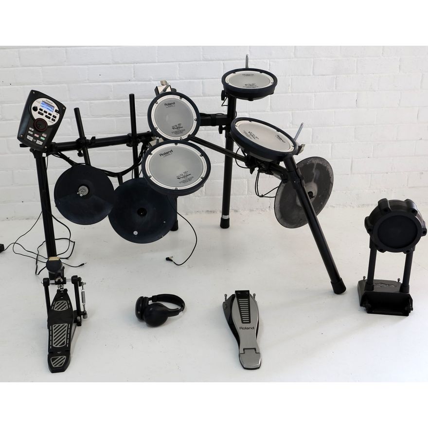 ROLAND DRUM SET