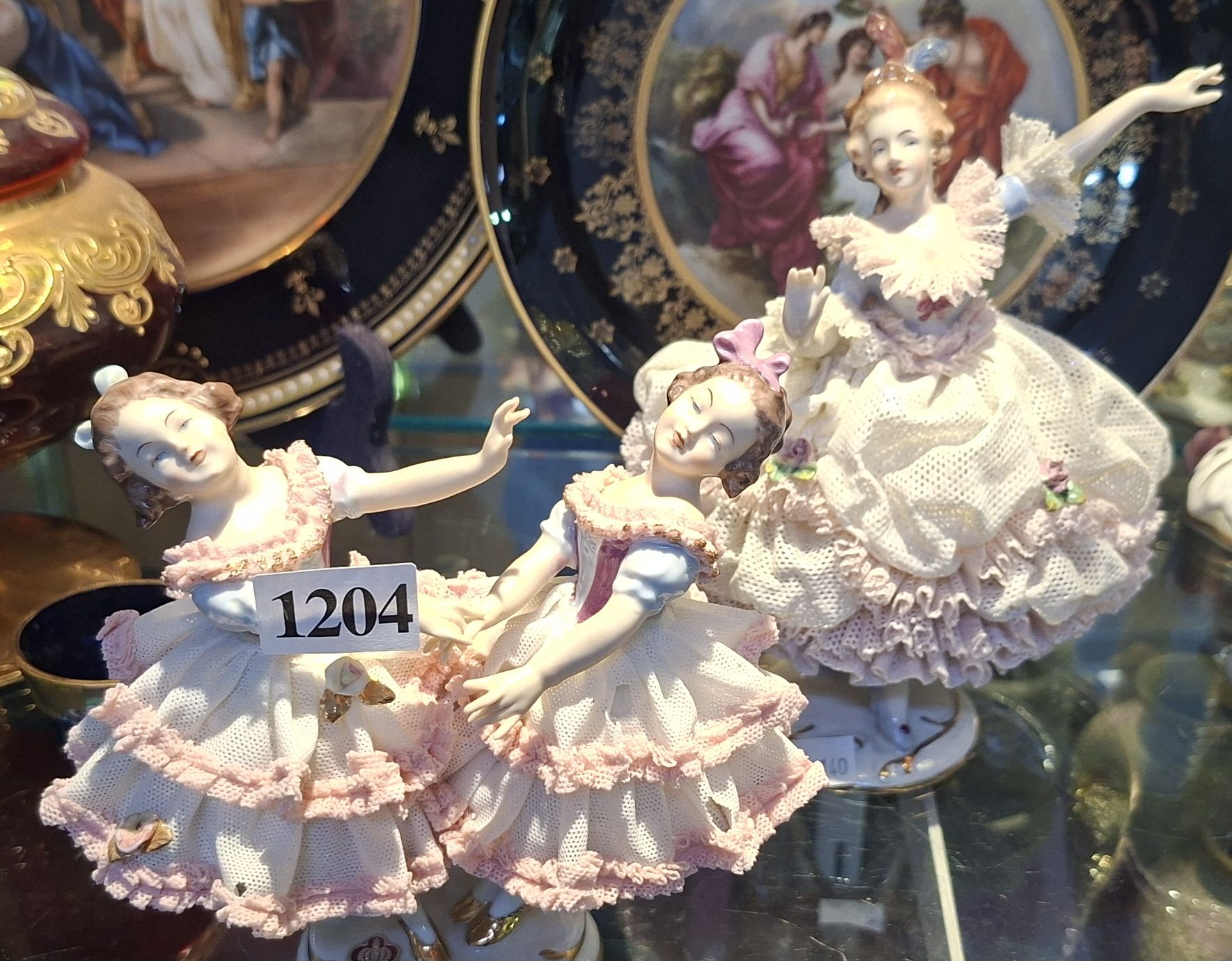 1204 · DRESDEN LACE FIGURINES