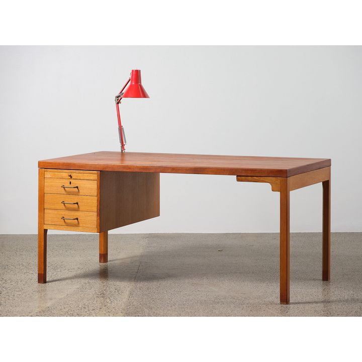 H Sigh and Søns, Møbelfabrik - 1960s Danish desk