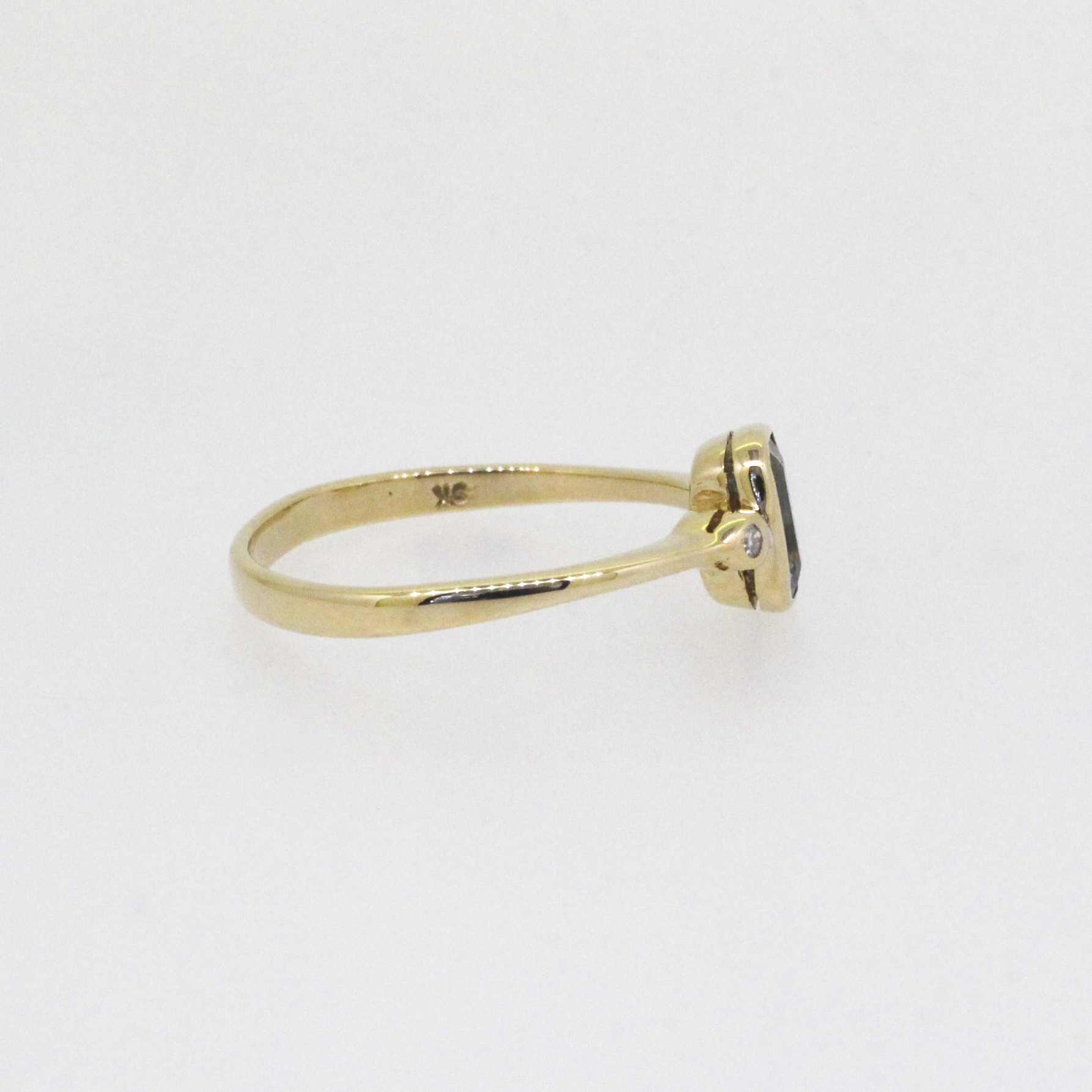 354 · Topaz & Diamond Ring 1.77g