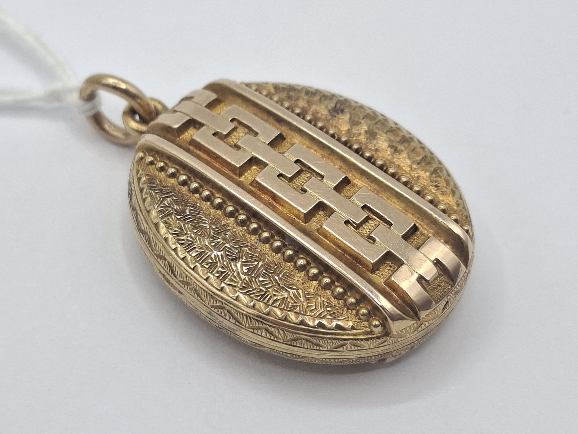 223 · 16CT DOUBLE PICTURE PENDANT LOCKET