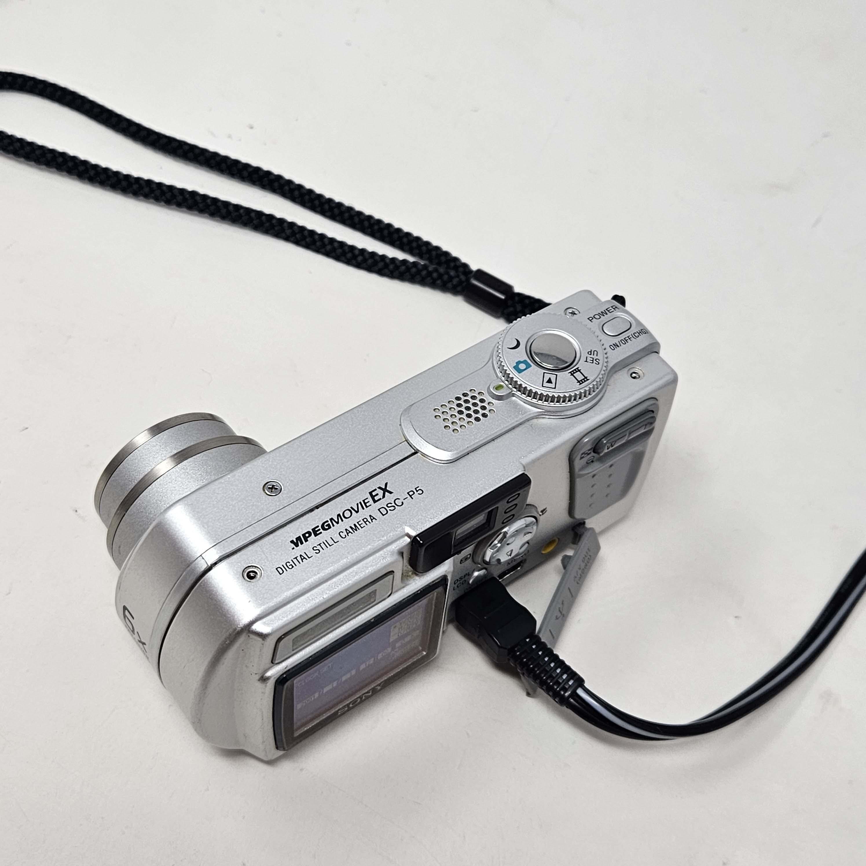注目の Sony SONY Cyber-shot DSC-P5 Digital 3x DSC-P5 カメラ