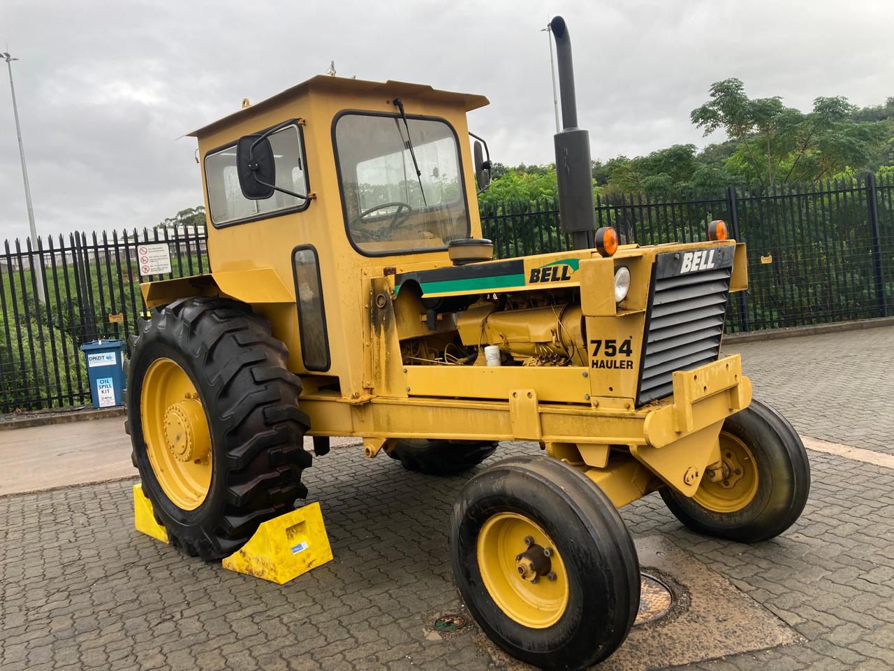 BELL 754 TOW TRACTOR | Aucor