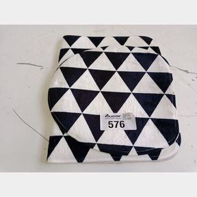 BATHROOM/TOILET 3 PIECE FLANNEL NON SLIP TOILET MAT - BLUE AND WHITE