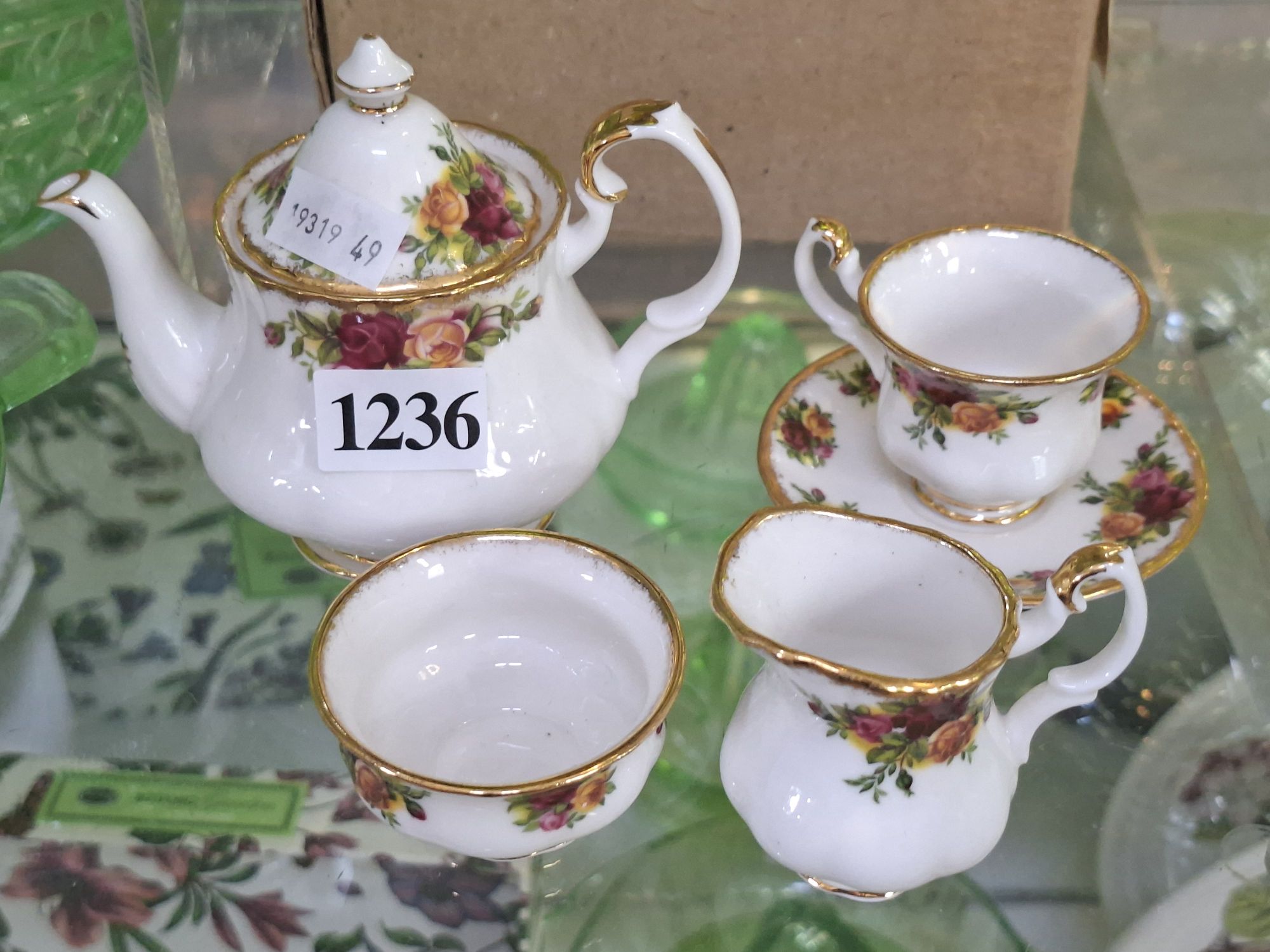1236 · ROYAL ALBERT