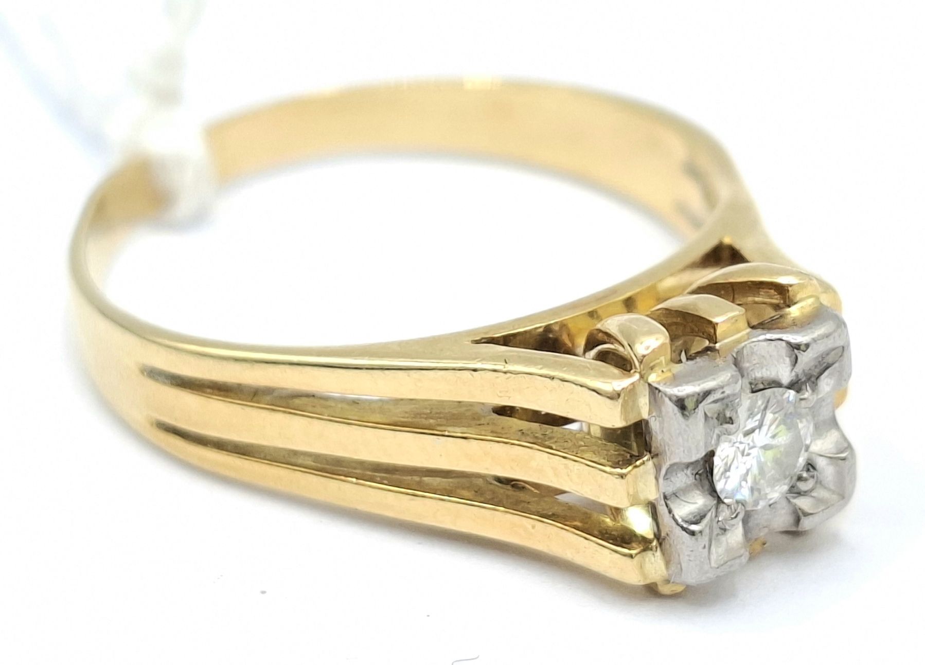 18ct Diamond Solitaire Dress Ring