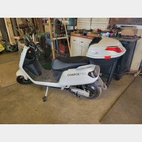 Charge Pro Electric Scooter - ONLY 6 MILES ON IT!