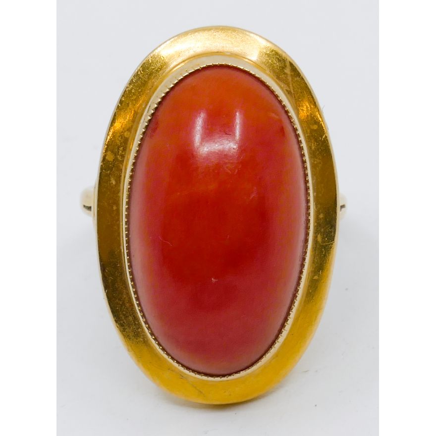 Ladies 18k Red Coral Cabochon Ring Size 6 - 7.4 Grams TW